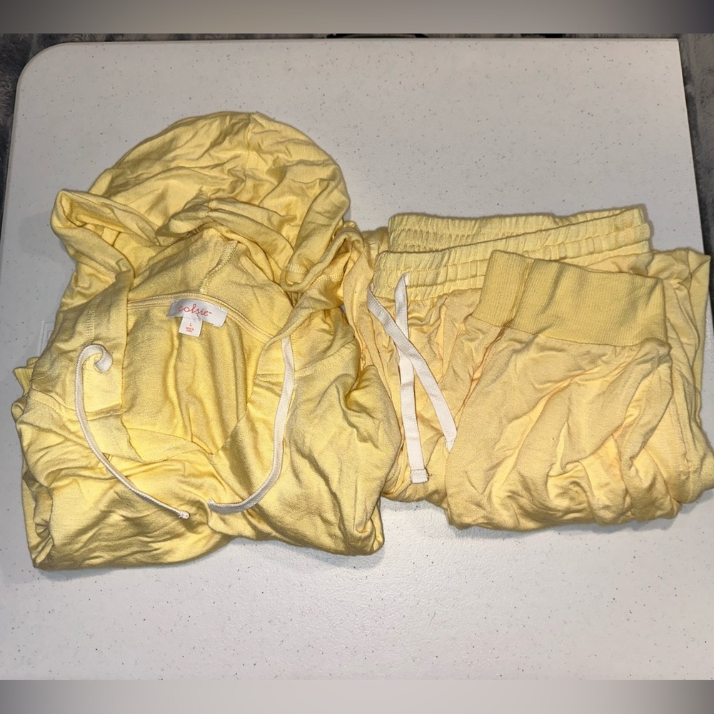 Yellow lounge set